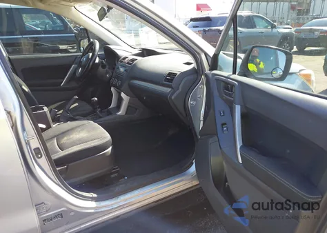 2015 Subaru Forester 2.5I z USA, uszkodzony, nr VIN JF2SJAAC4FG451373